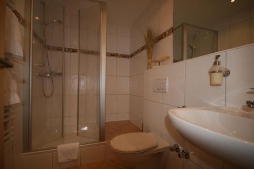Aqua Marina Hotel Хелголанд Екстериор снимка